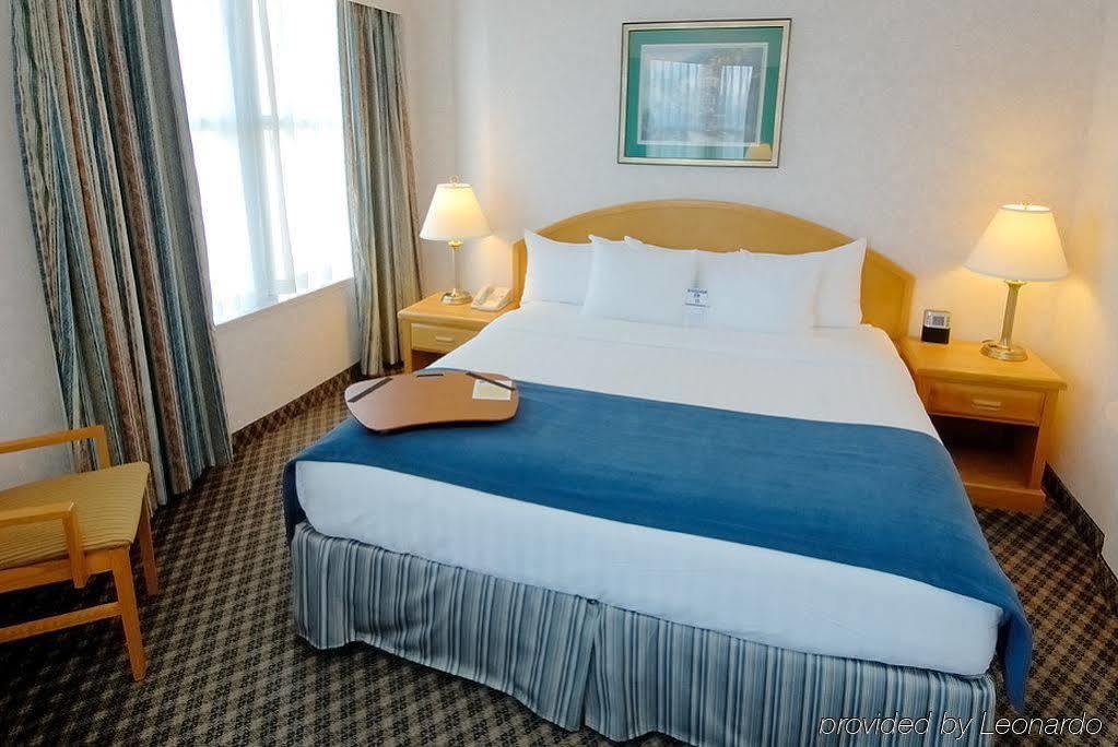 Best Western Plus Carlton Plaza Hotel Victoria Room photo